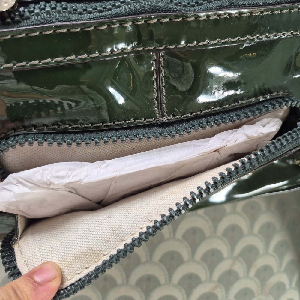 Y2k ANTONIO MELANI Patent Leather Shiny Green Patent Leather Tote Bag - Picture 5 of 14